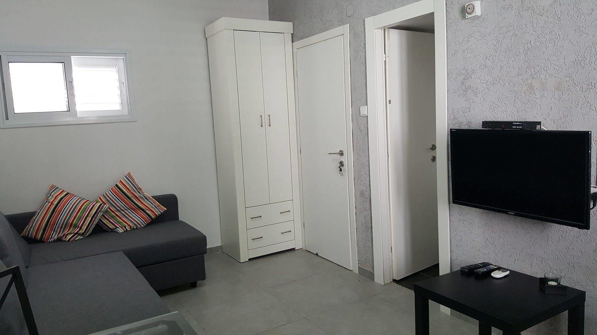 Studio Masaryk Apartment Бат-Ям Екстер'єр фото